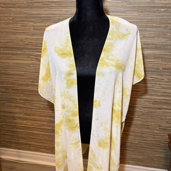 Yellow and White Chiffon Cover - Picture 1 of 2